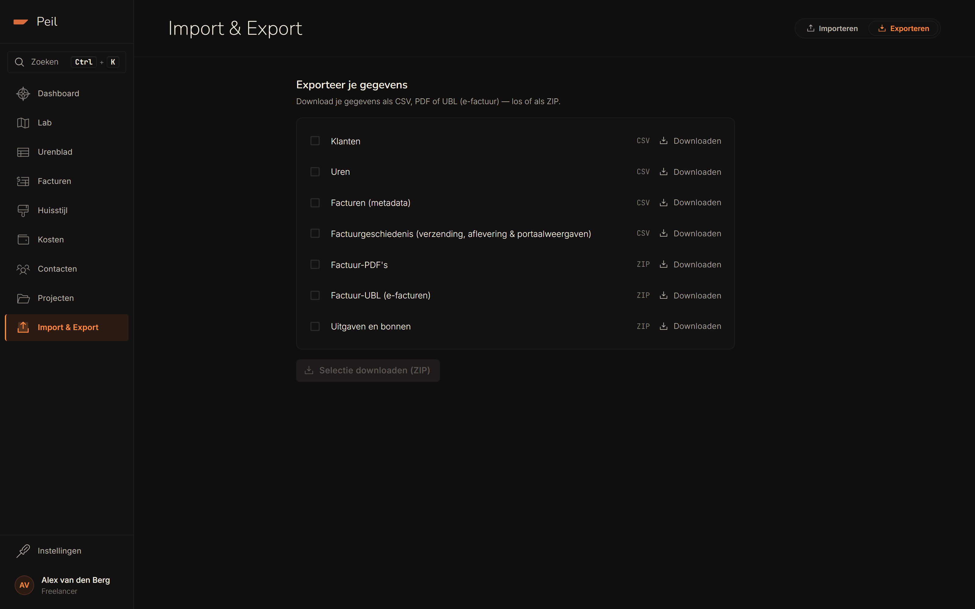 Het Exporteren-tabblad: aparte downloadknoppen per type (klanten, uren, facturen, factuurgeschiedenis, PDF-archief, UBL-archief) en een gecombineerde ZIP-download.