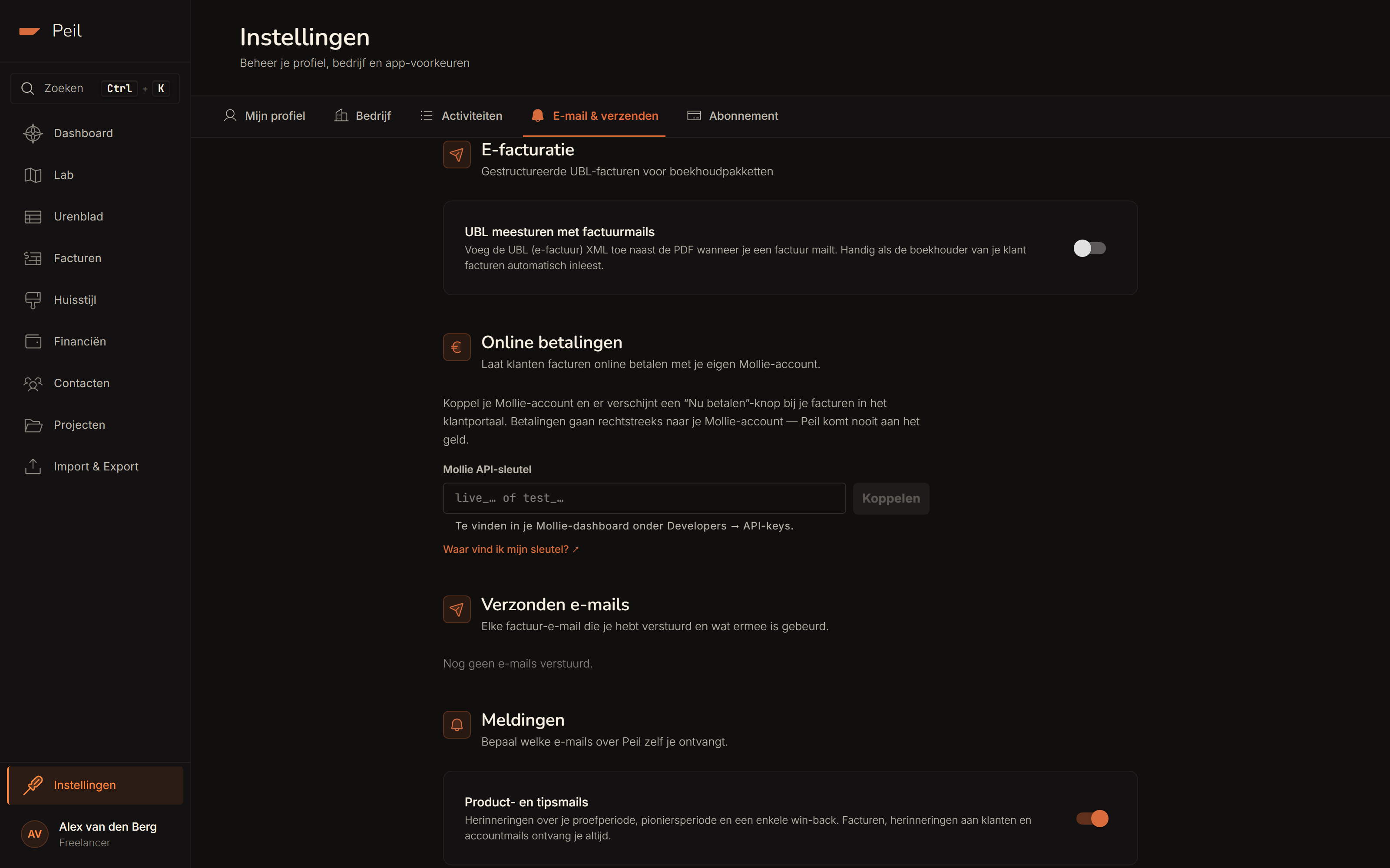 Instellingen → Online betalingen: een gekoppeld Mollie-account in testmodus, met uitleg dat betalingen rechtstreeks naar de eigen rekening gaan.