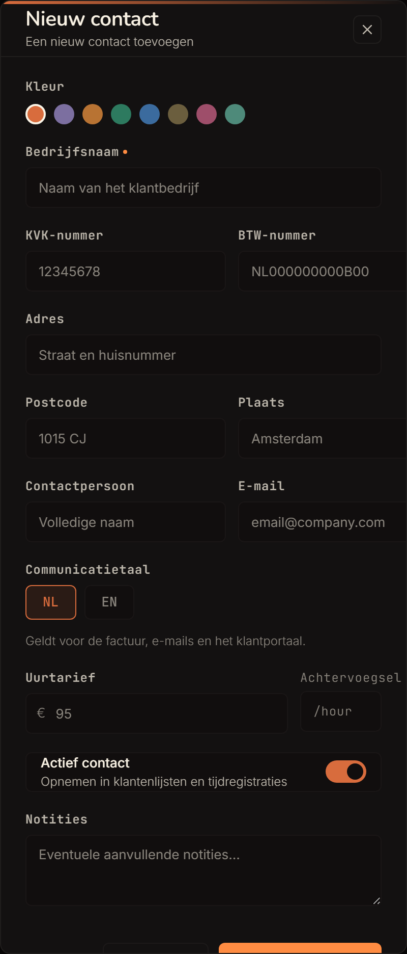 Het nieuw-contact-formulier: kleurstip, bedrijfsnaam, KvK- en btw-nummer, adres, contactpersoon, factuurtaal en standaard uurtarief.