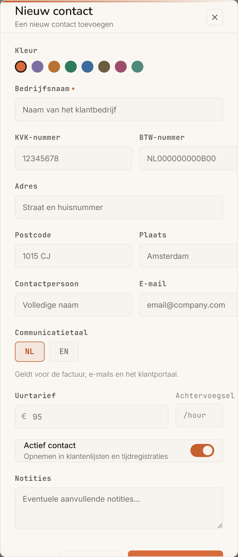 Het formulier voor een nieuw contact: kleurstip, bedrijfsnaam, KvK- en btw-nummer, adres, contactpersoon, factuurtaal en standaard uurtarief.