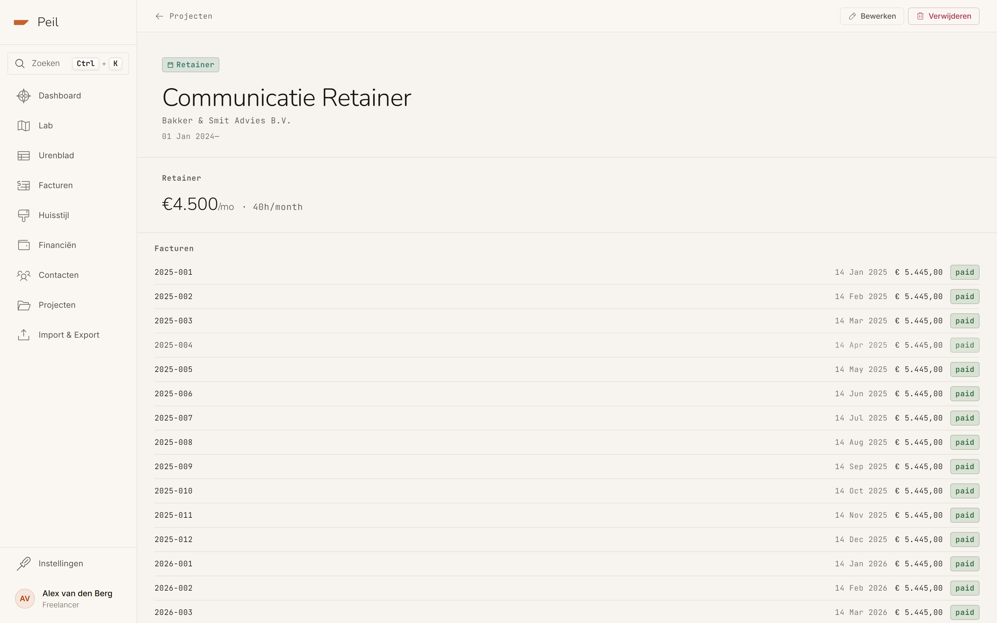Een retainerproject: €4.500/maand bij 40 uur per maand, met de recente registraties eronder.